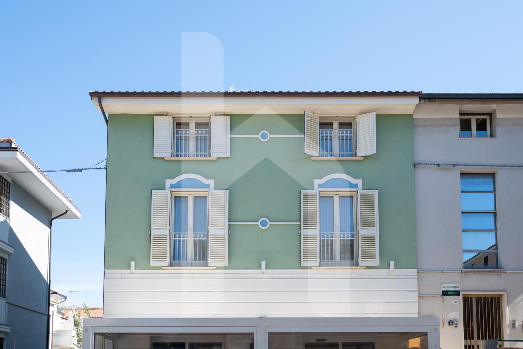 Appartement Homiday - Residenza D'Annunzio à Pineto Extérieur photo