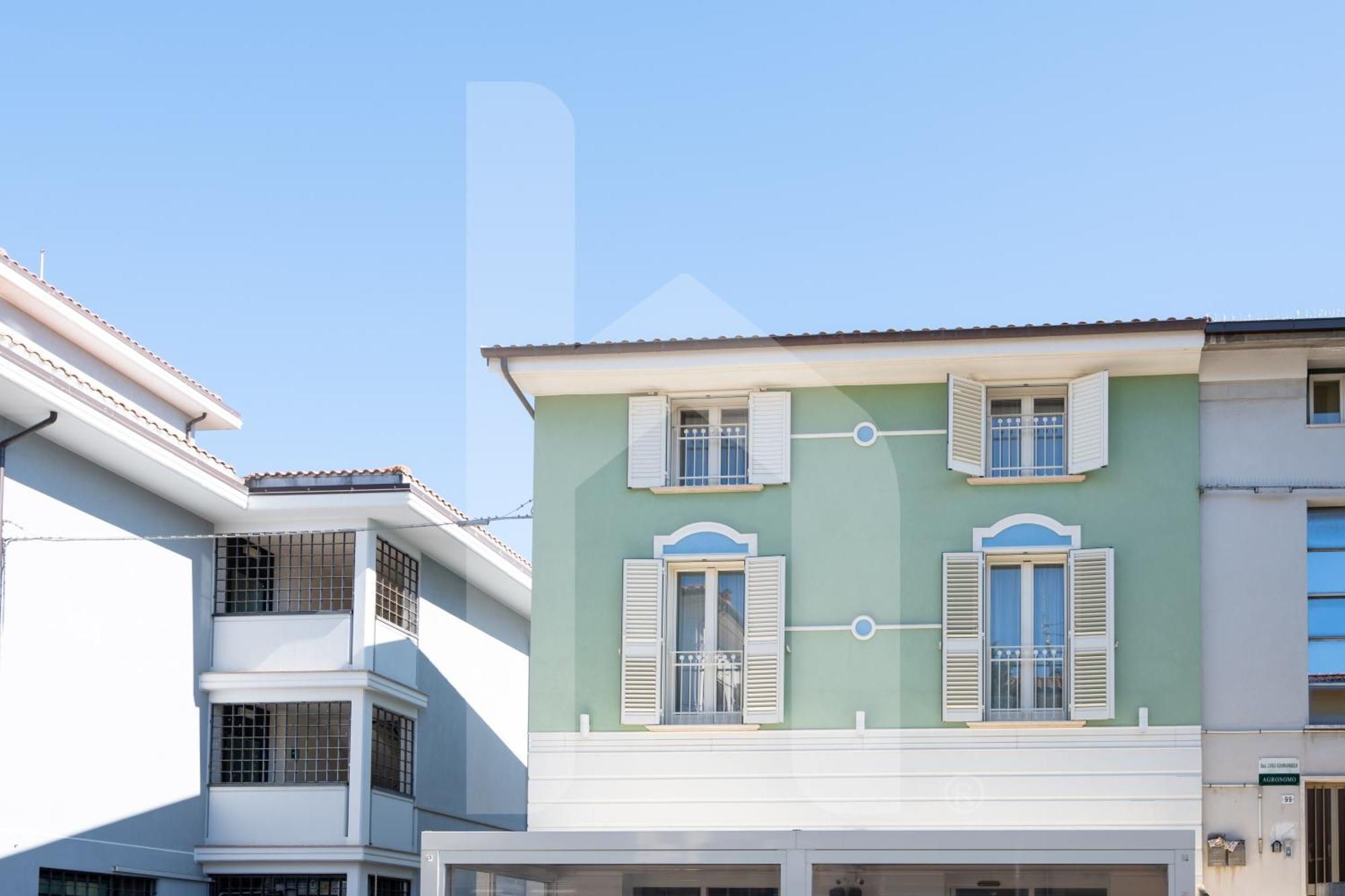 Appartement Homiday - Residenza D'Annunzio à Pineto Extérieur photo