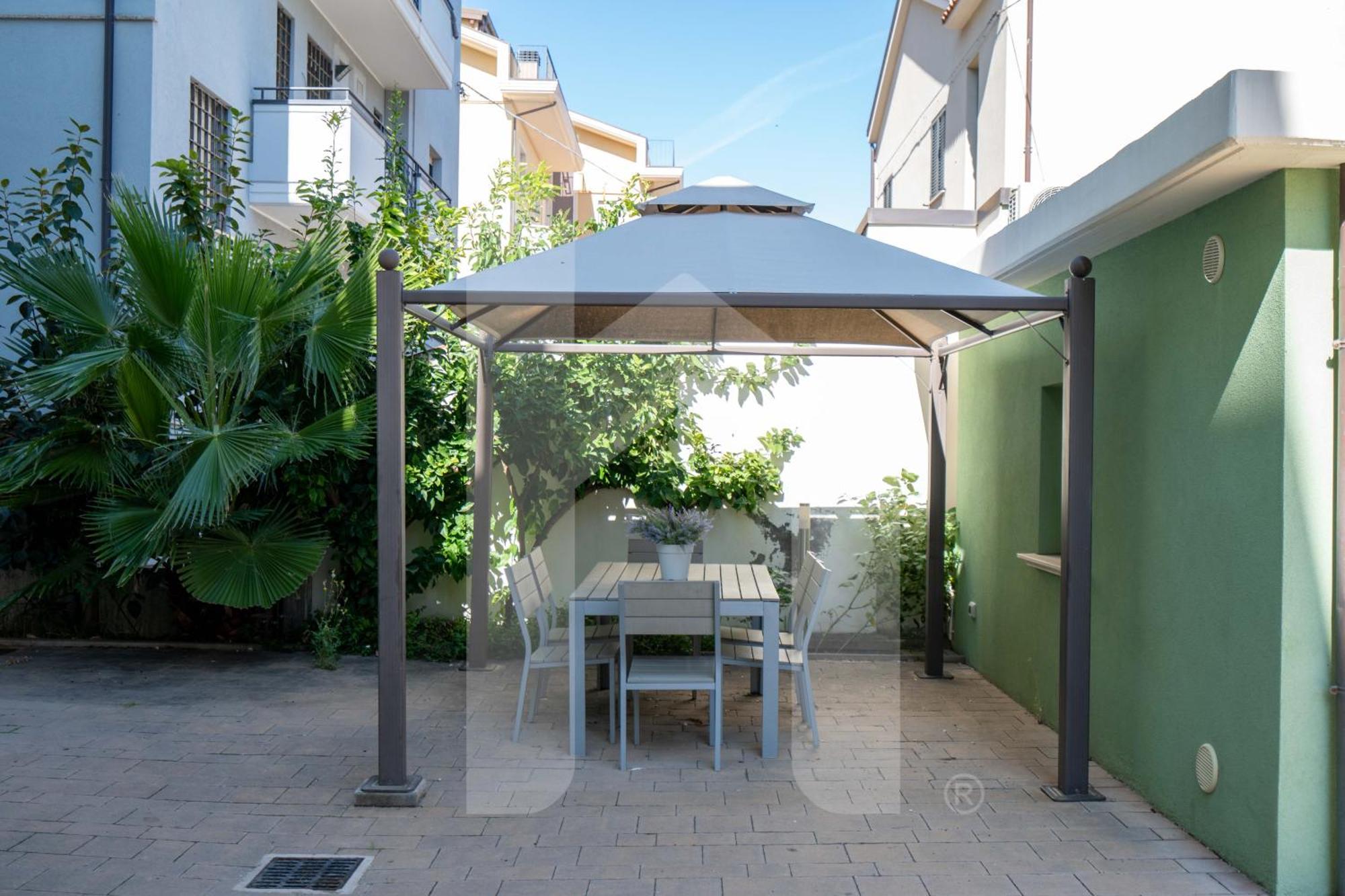Appartement Homiday - Residenza D'Annunzio à Pineto Extérieur photo